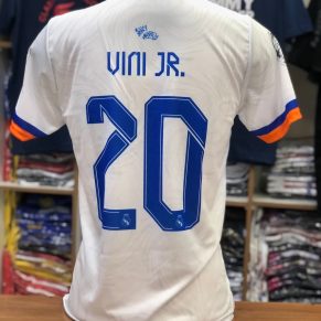 Camiseta do Real madrid atacado