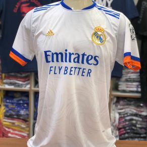 Camiseta do Real madrid atacado