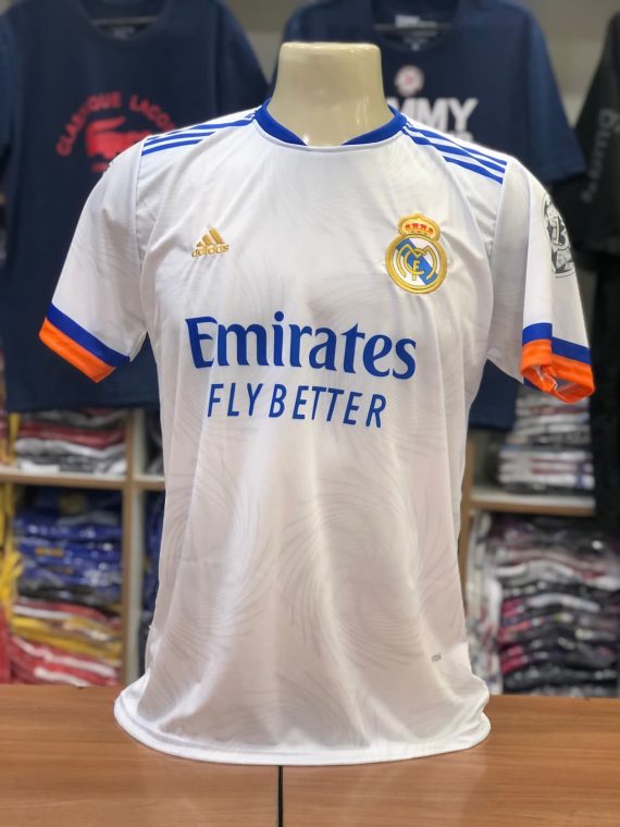 Camiseta do Real madrid atacado